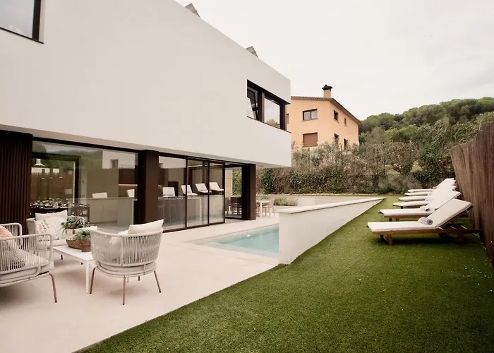 Villa Stunning Design With Large Private Pool 30sqm Bufaganas
