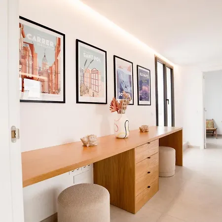 Stunning Design With Large Private Pool 30sqm
