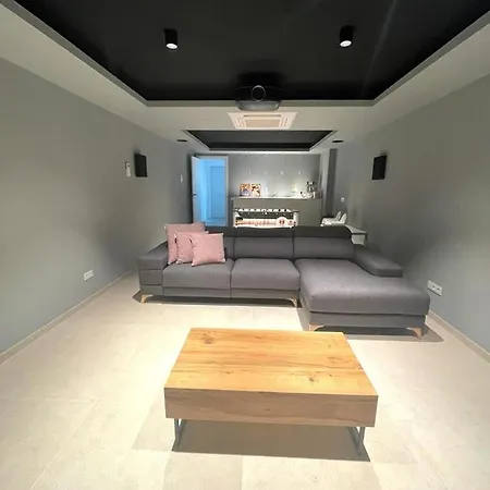 Willa Stunning Design With Large Private Pool 30sqm