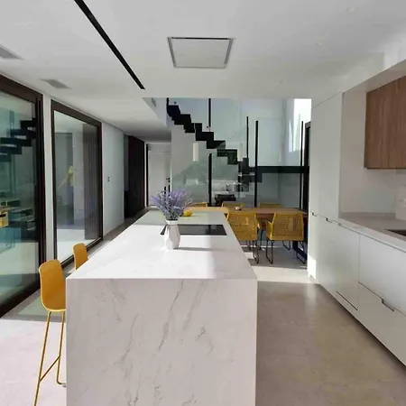 Stunning Design With Large Private Pool 30sqm Willa *